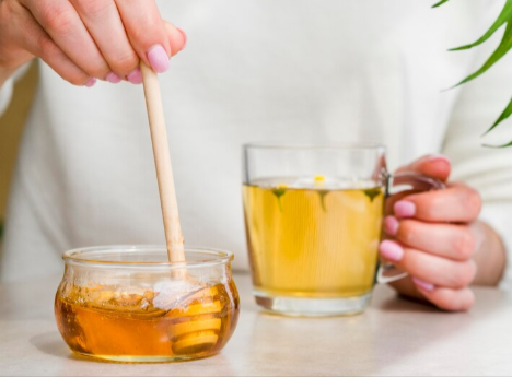 7 Benefits Of Drinking Honey With Warm Water main